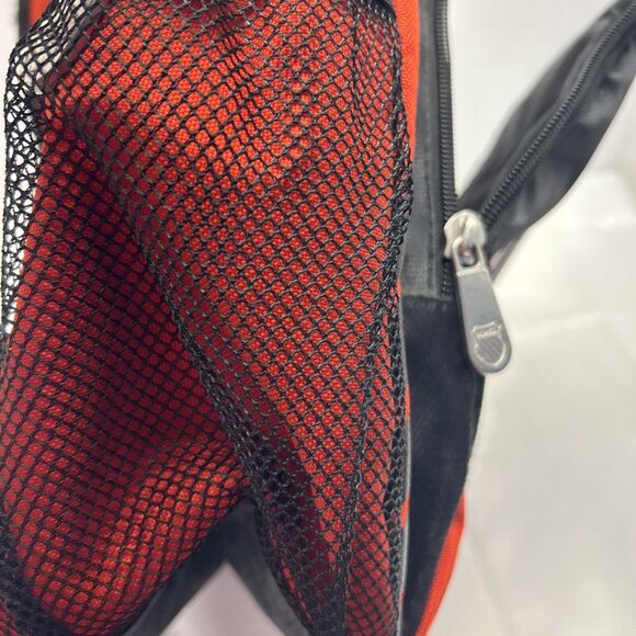 K Swiss Red & Black Backpack Classic Look Medium Size 15" x 17" Several Pockets - Picture 10 of 13
